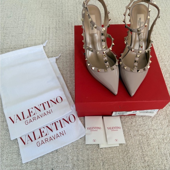 Valentino Garavani Women's Rockstud Heels - Taupe